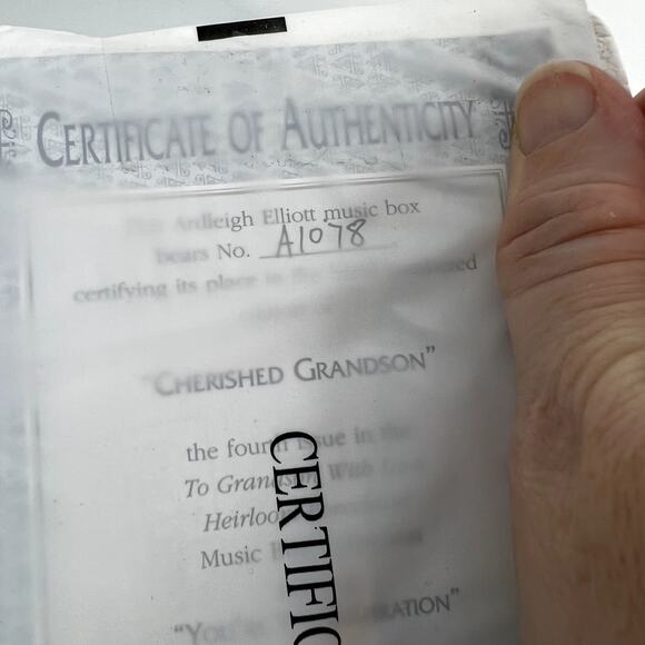 2006 Ardleigh Elliott Cherished Grandson Porcelain Music Box A1078 Mint Limited - Picture 9 of 10